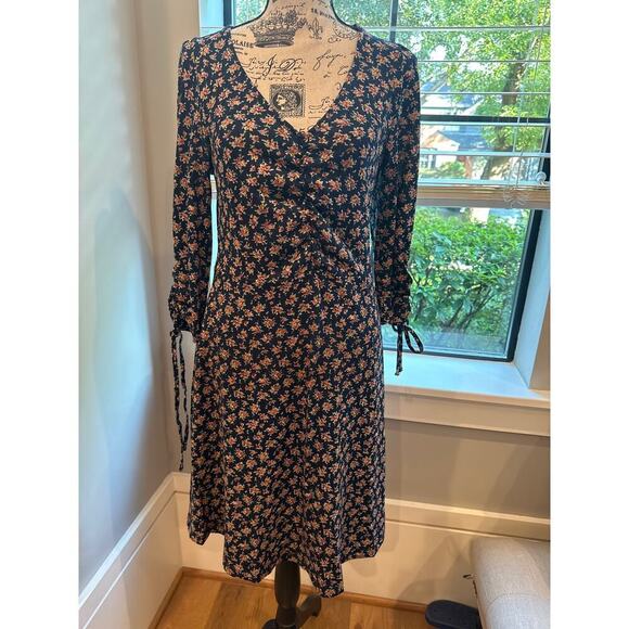 HAYDEN Los Angeles Navy Multicolor Floral Fit Flare V-neck Long Sleeve Dress M - Picture 4 of 8